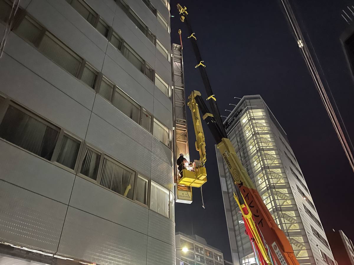 袖看板撤去工事 施工中