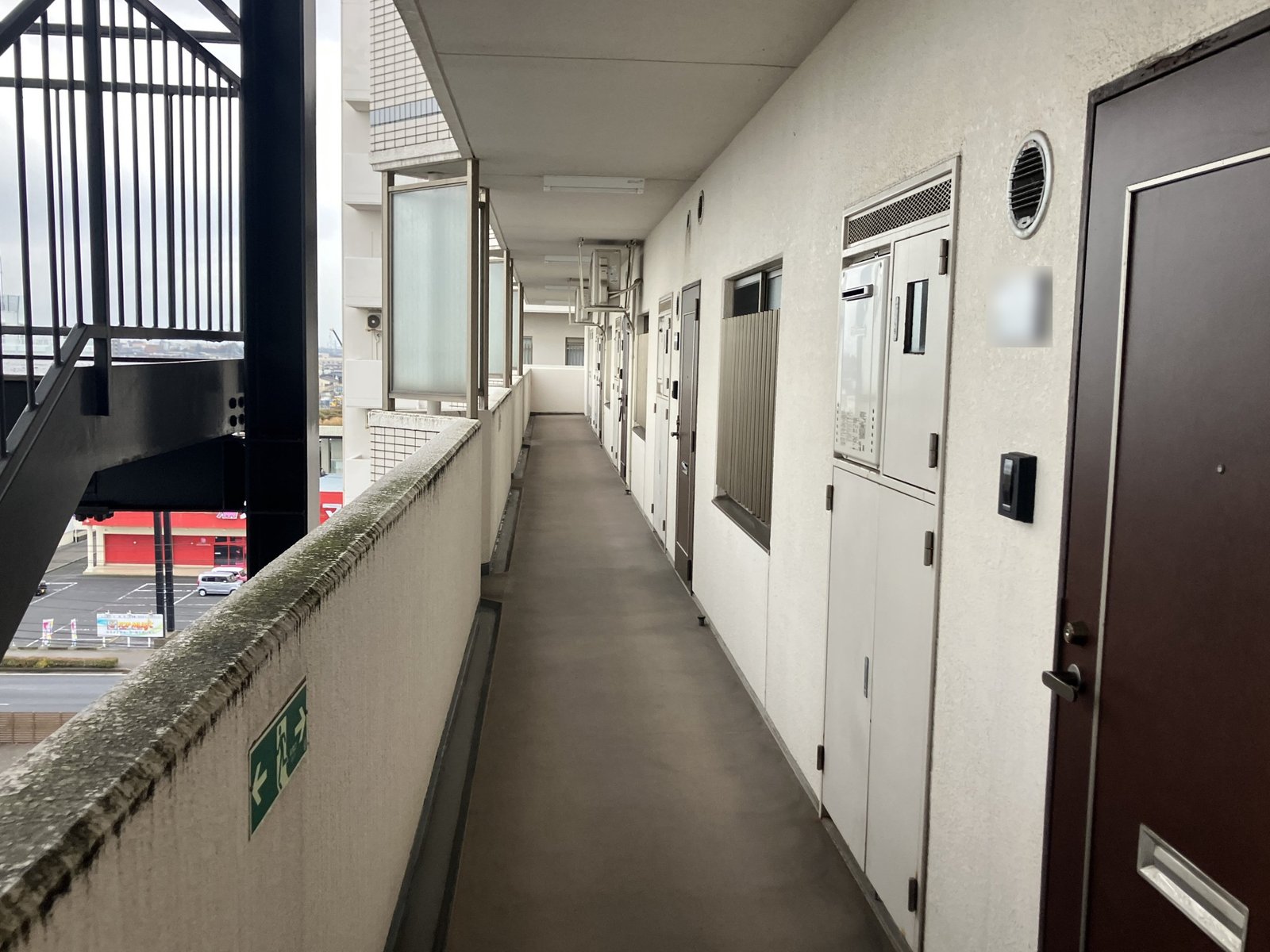 賃貸マンション 大規模修繕工事 施工前（共用廊下）