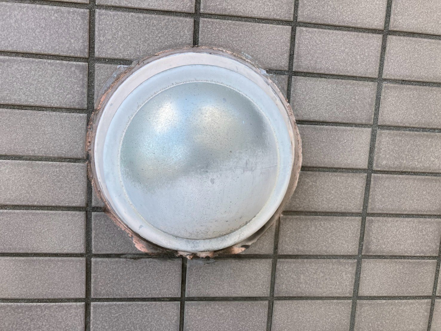 分譲マンション 換気ガラリ廻りシール工事 施工前